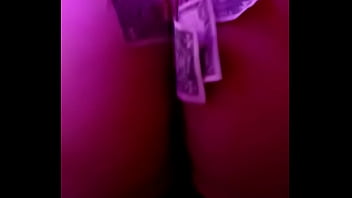 Culo con dinero