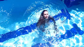 Latex body underwater jessica bunny