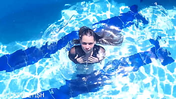 Latex body underwater jessica bunny