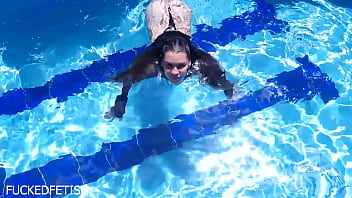 Latex body underwater jessica bunny