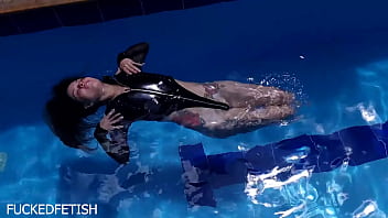 Latex body underwater jessica bunny