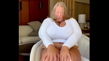 If i was breakfast i’d be an extra frosted cinnamon roll