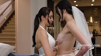 Dancing into the nuptial desires