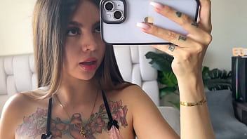 I got so horny filming my body in the morning i finger pussy