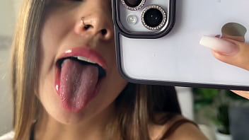 I got so horny filming my body in the morning i finger pussy