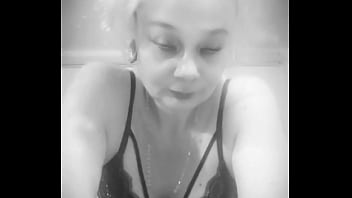 Bonjour toi je m'appelle sophie j'ai 47 ans et j'aime le sexe et surtout l'anal