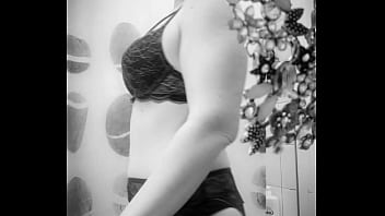 Bonjour toi je m'appelle sophie j'ai 47 ans et j'aime le sexe et surtout l'anal