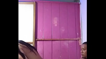 A troca inusitada do chuveiro e chá de buceta