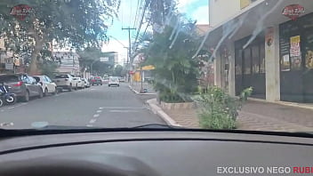 Soltei minha esposa da coleira e olha com quantos ela deu a buceta