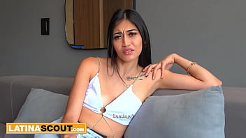 Skinny colombian brunette blows massive dick in homemade audition Skinny colombian brunette blows massive dick in homemade audition