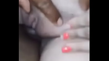 Engravidando a mulher do corno enquanto ele assiste