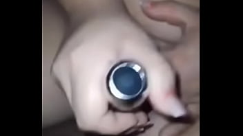 Engravidando a mulher do corno enquanto ele assiste