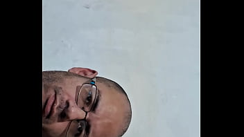 Eu sou pai e mendigo não tenho buceta pra gozar