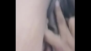 Señora se graba tocándose