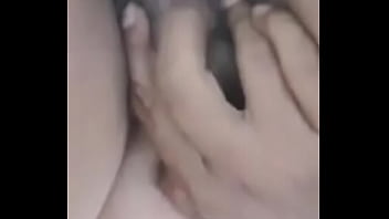 Señora se graba tocándose