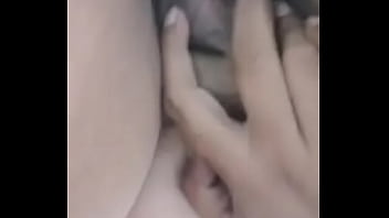 Señora se graba tocándose