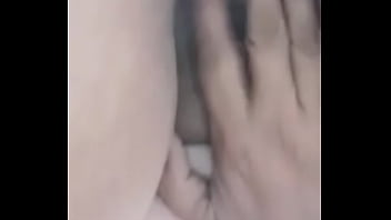 Señora se graba tocándose