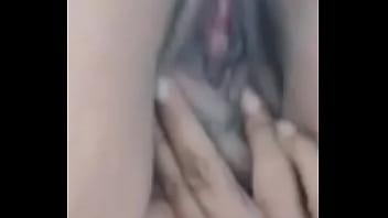 Señora se graba tocándose