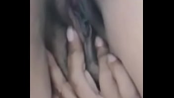 Señora se graba tocándose