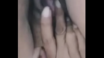 Señora se graba tocándose