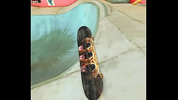 Me lo follo en el skate park sin piedad muy duro sin compasión