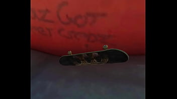 Me lo follo en el skate park sin piedad muy duro sin compasión