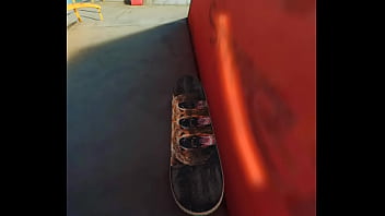 Me lo follo en el skate park sin piedad muy duro sin compasión