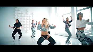 Swagrussianpanda twerk