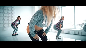 Swagrussianpanda twerk