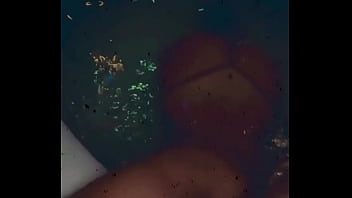 Hier soir c’était petit jacuzzi tu en veux plus viens me rejoindre en