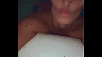Hier soir c’était petit jacuzzi tu en veux plus viens me rejoindre en