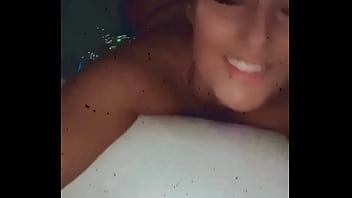 Hier soir c’était petit jacuzzi tu en veux plus viens me rejoindre en