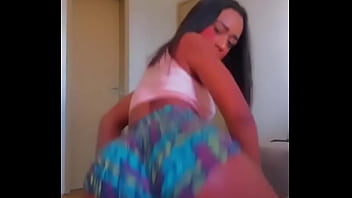 Quem souber o nome dela deixa nos comentários Quem souber o nome dela deixa nos comentários