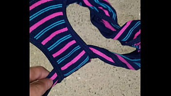 Mi Esposa Se Ducho Y Me Dejo Su Lindo Calzon Sucio thumbnail