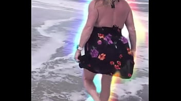 Mommy says come to sunny florida and let's go to the beach and play mommy loves to play in the sun sand and water