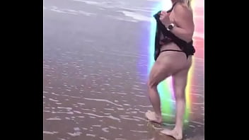 Mommy says come to sunny florida and let's go to the beach and play mommy loves to play in the sun sand and water