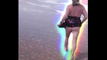 Mommy says come to sunny florida and let's go to the beach and play mommy loves to play in the sun sand and water