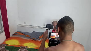 Filmei minha mulher dando para comedor dotado com piroca de 22cm a safada ficou toda arrombadinha completo no red