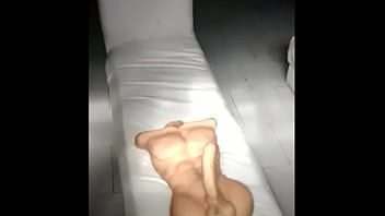 Vidéos de elvie slutty sur un gode au torse partie 9