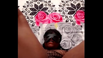 Regardez ma chatte les gars