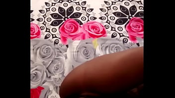 Regardez ma chatte les gars