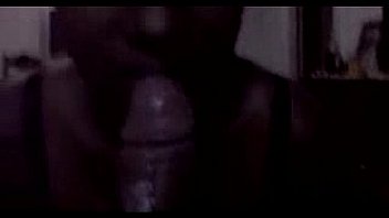 Jamaican hoe sucking cock