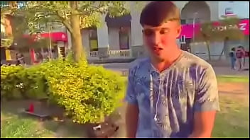 Merlo Se Coge A Todos Los De La Plaza Vera thumbnail