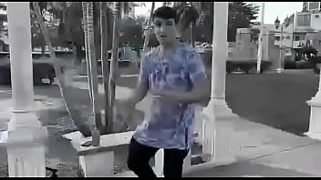 Merlo se coge a todos los de la plaza vera Merlo se coge a todos los de la plaza vera