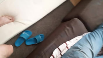 Mama Ze Swoim Kolegą W łóżku A Syn Robi Jej Placówkę thumbnail