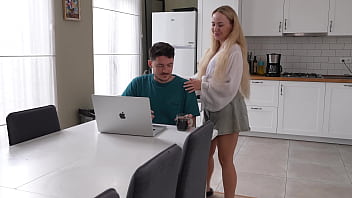 Kitchen pipe repair turns into plumber slamming me hard