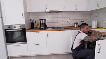 Kitchen pipe repair turns into plumber slamming me hard