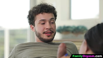 Goddess babe deepthroats her man