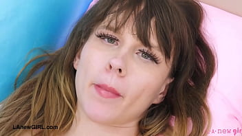 Sexy aspiring model reveals her stunning figure