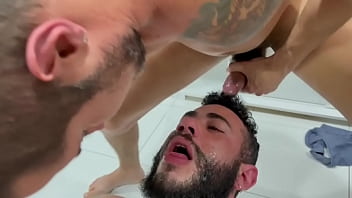 Fodendo Outro Buraco thumbnail